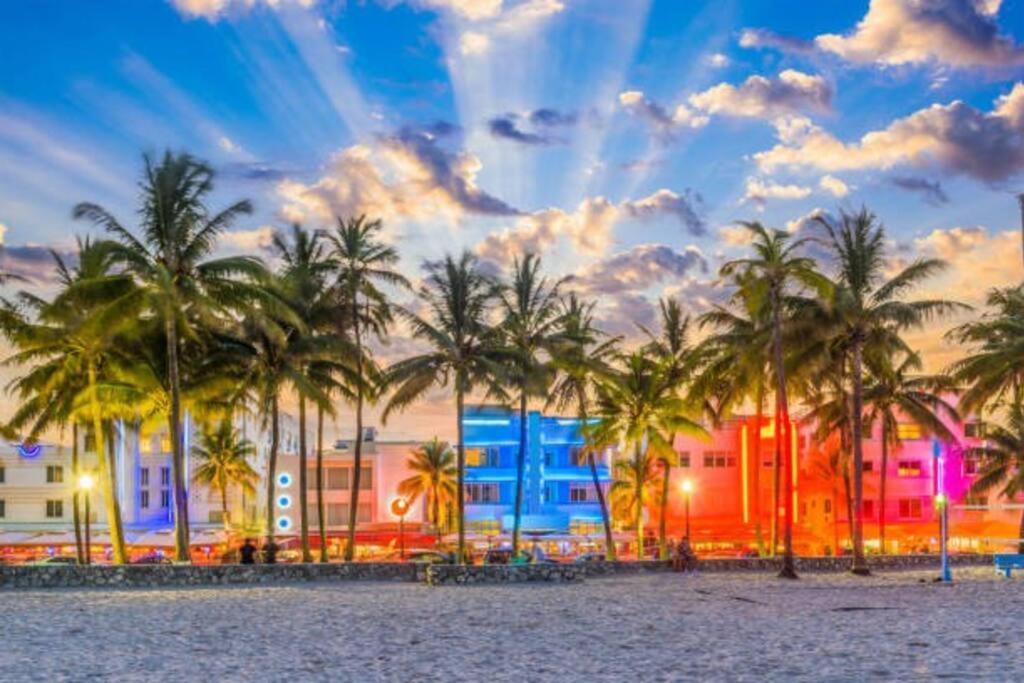 New! Havana Nights Villa ! Walk To Calle Ocho! Miami Bagian luar foto