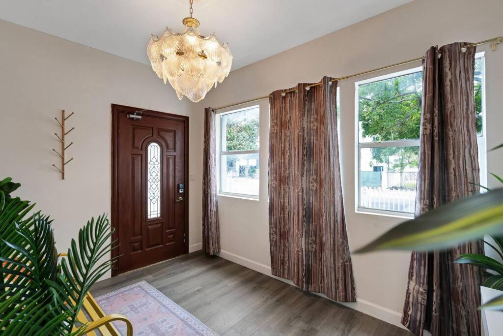 New! Havana Nights Villa ! Walk To Calle Ocho! Miami Bagian luar foto